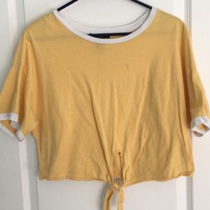 Yellow short sleeve crop top